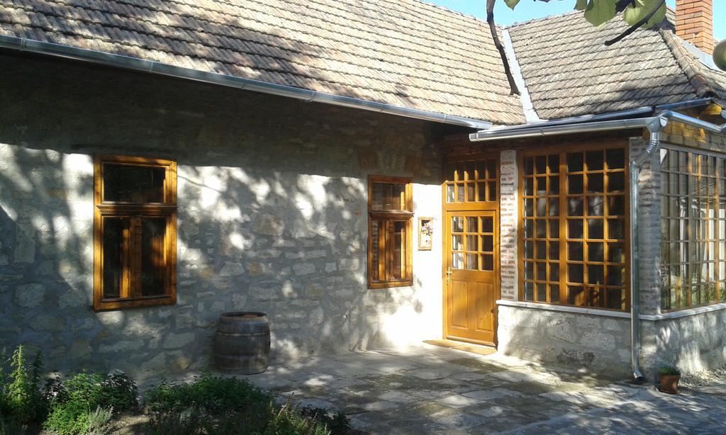Karadi-Berger Vendeghaz Daire Erdőbénye Oda fotoğraf